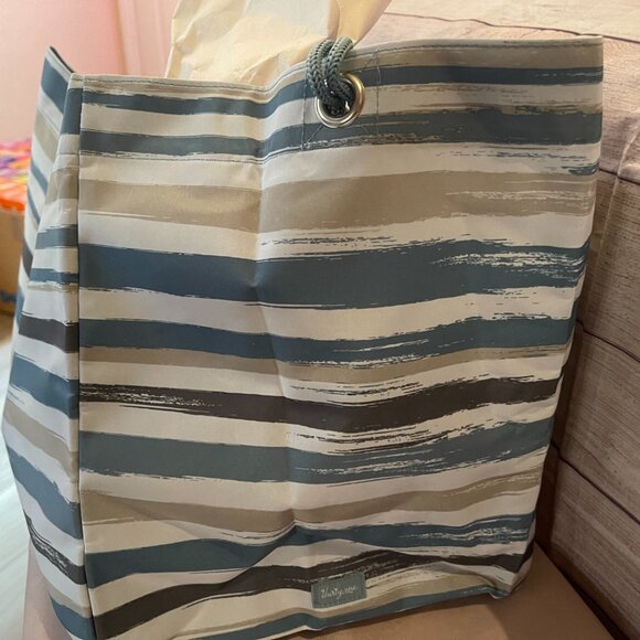 Thirty-one Beach tote NWT - Picture 6 of 6